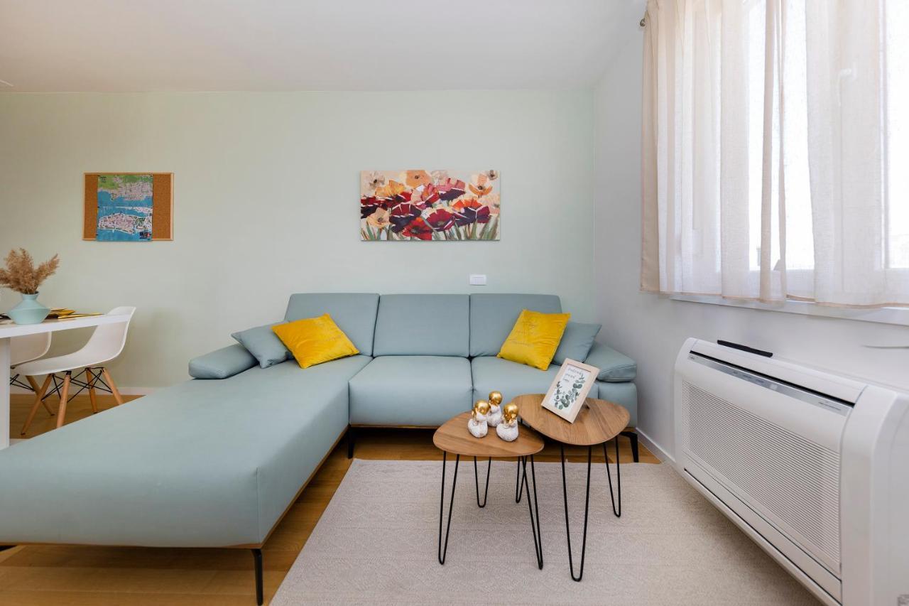 Deluxe Apartment Zara Kültér fotó